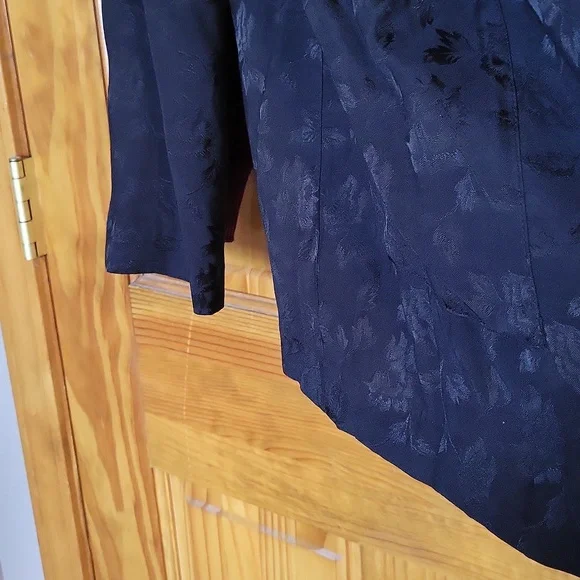 Chelsea28 Floral Print Blazer Black on Black NWT - Picture 5 of 6